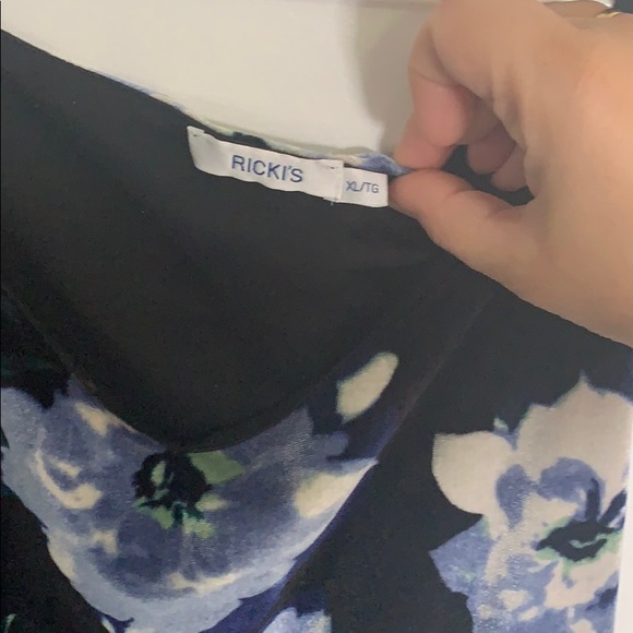 Blouse - Picture 3 of 3